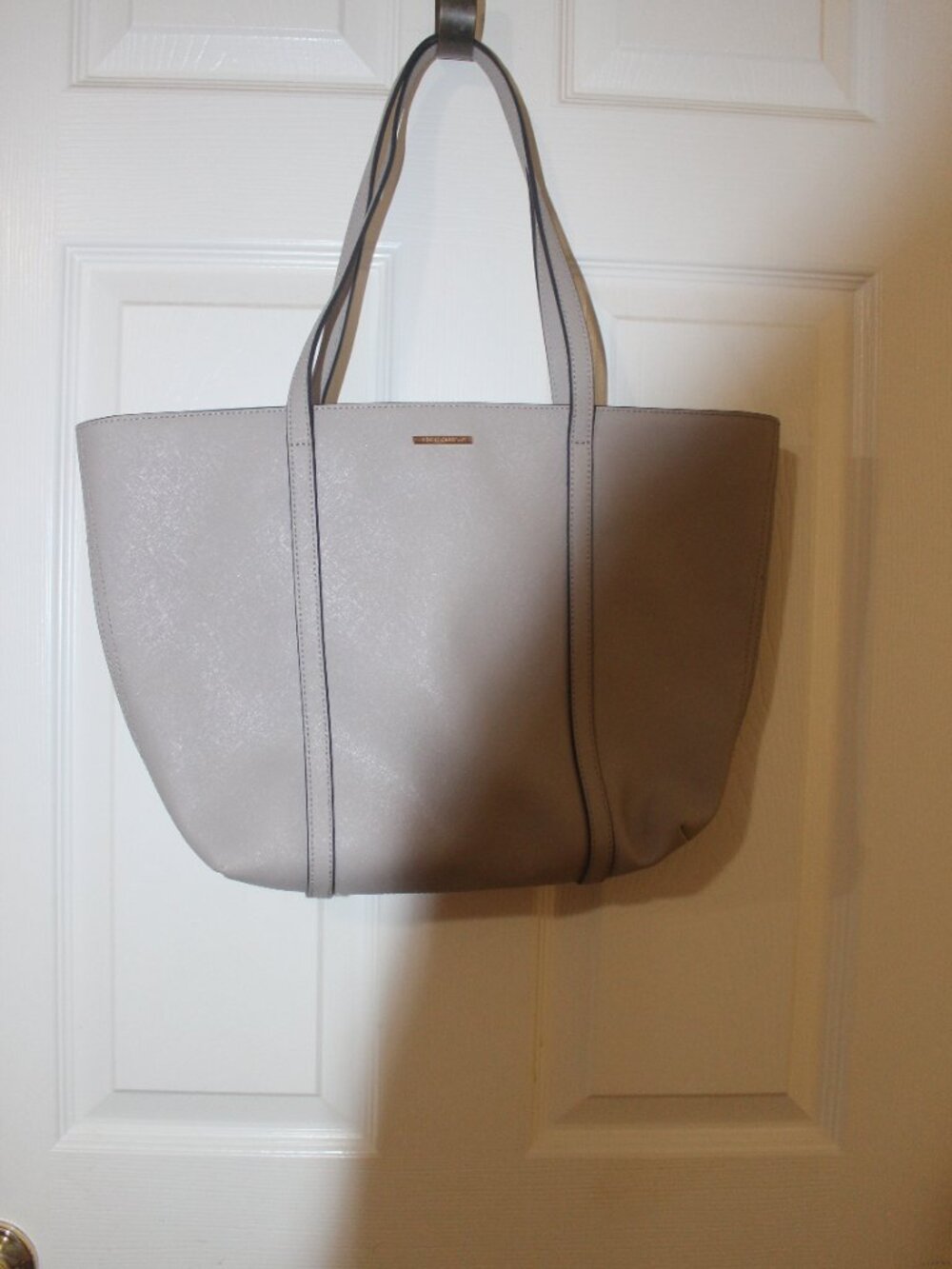 Vince Camuto Light Gray Textured Shoulder Tote